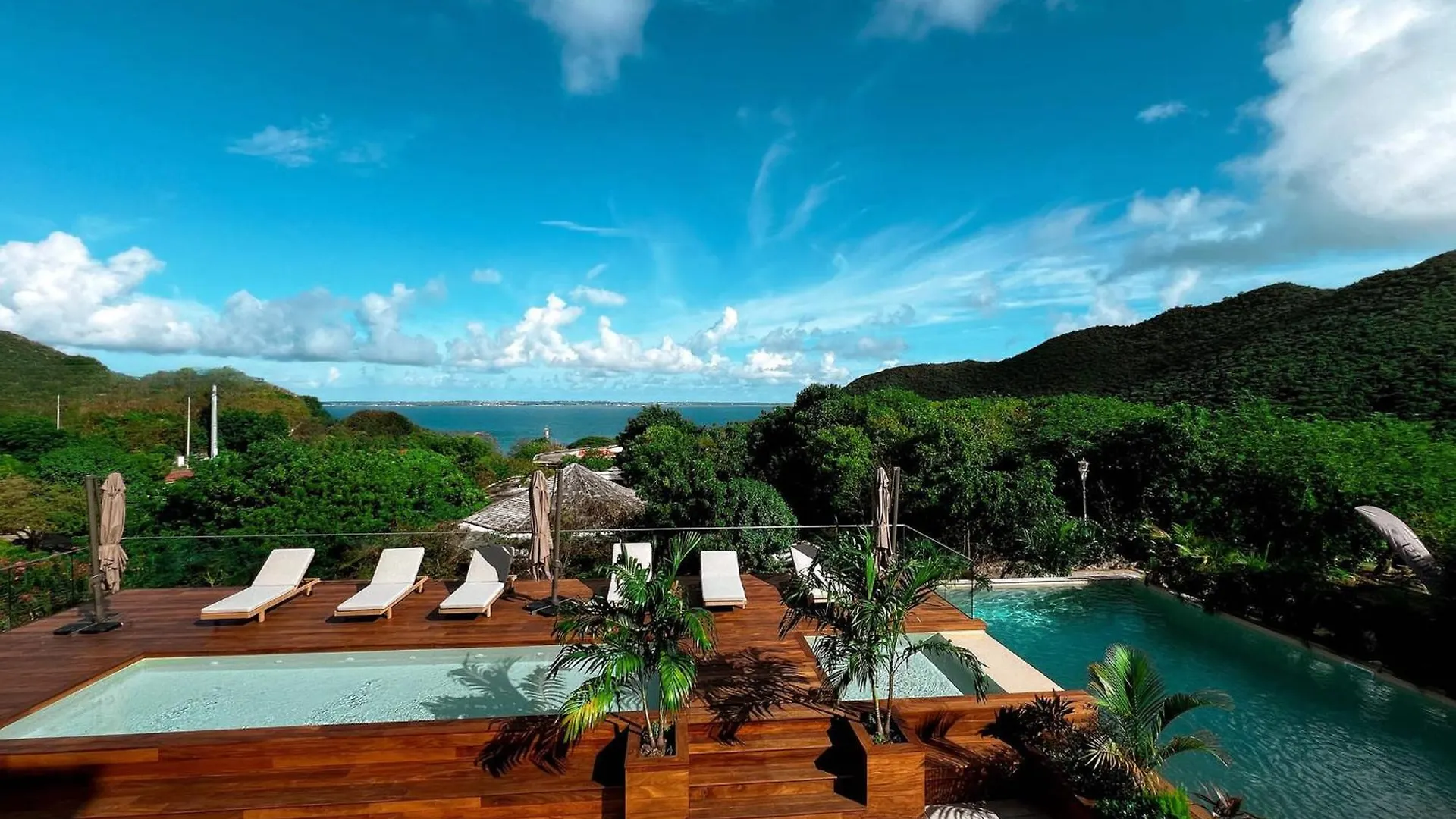 Duplex Luxueux Avec Jacuzzi Prive Et Piscine A Debordements - Fr-1-734-65 Apartment Marigot  Sint Maarten/Saint Martin